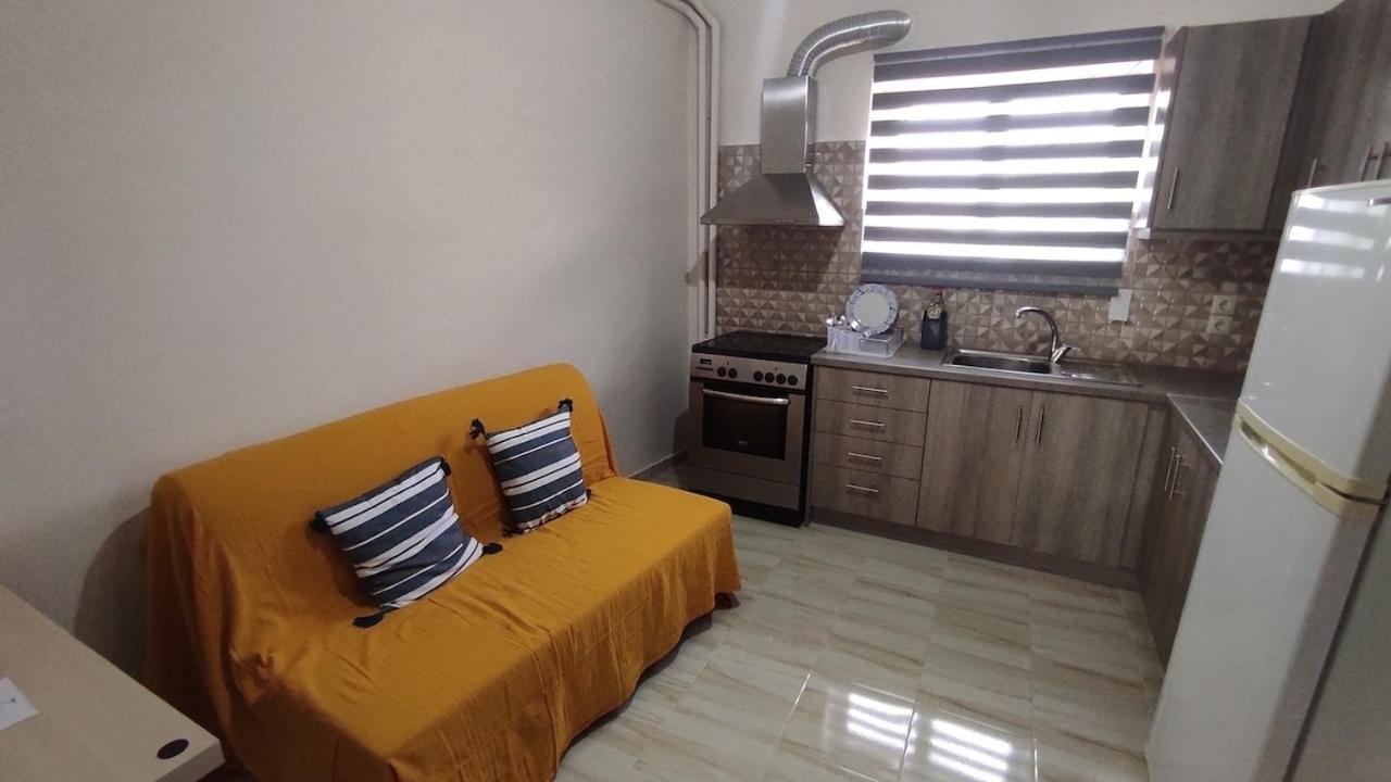 Cosy Apartment In Relaxed Neighbourhood Amarynthos Luaran gambar