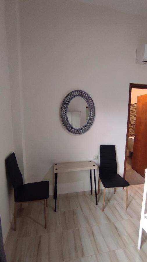 Cosy Apartment In Relaxed Neighbourhood Amarynthos Luaran gambar