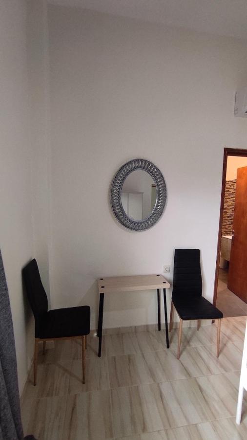 Cosy Apartment In Relaxed Neighbourhood Amarynthos Luaran gambar